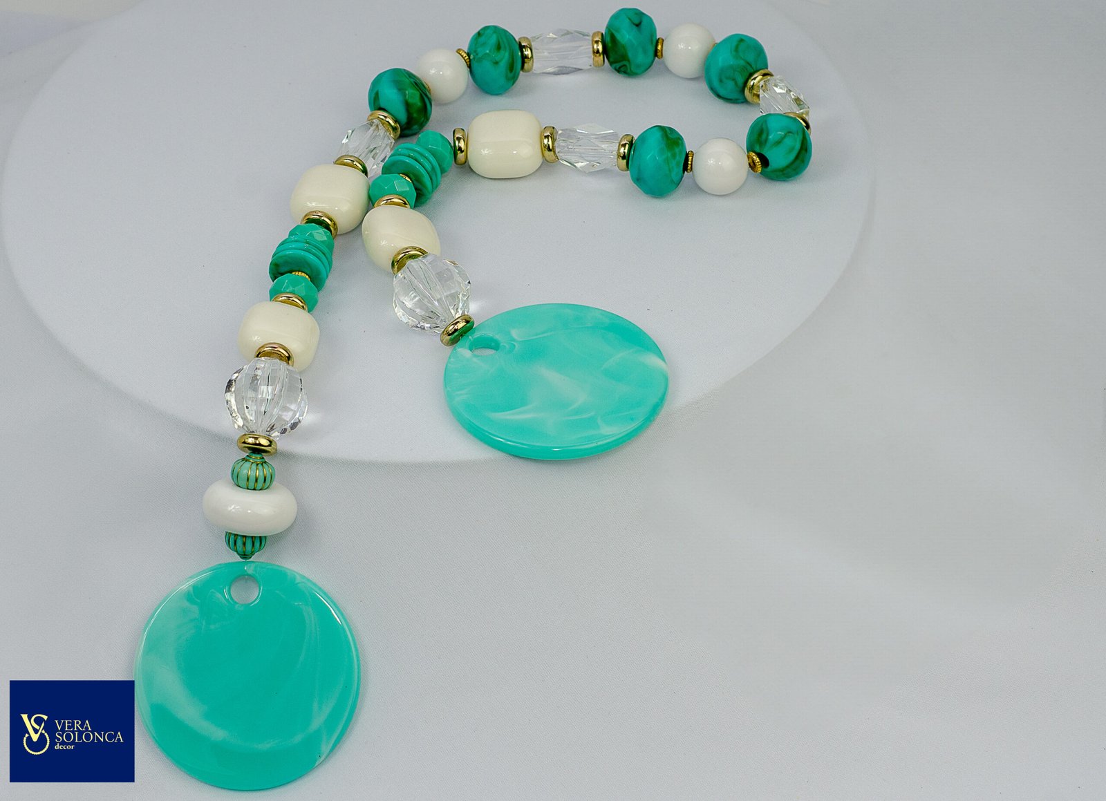 Colar de mesa verde água