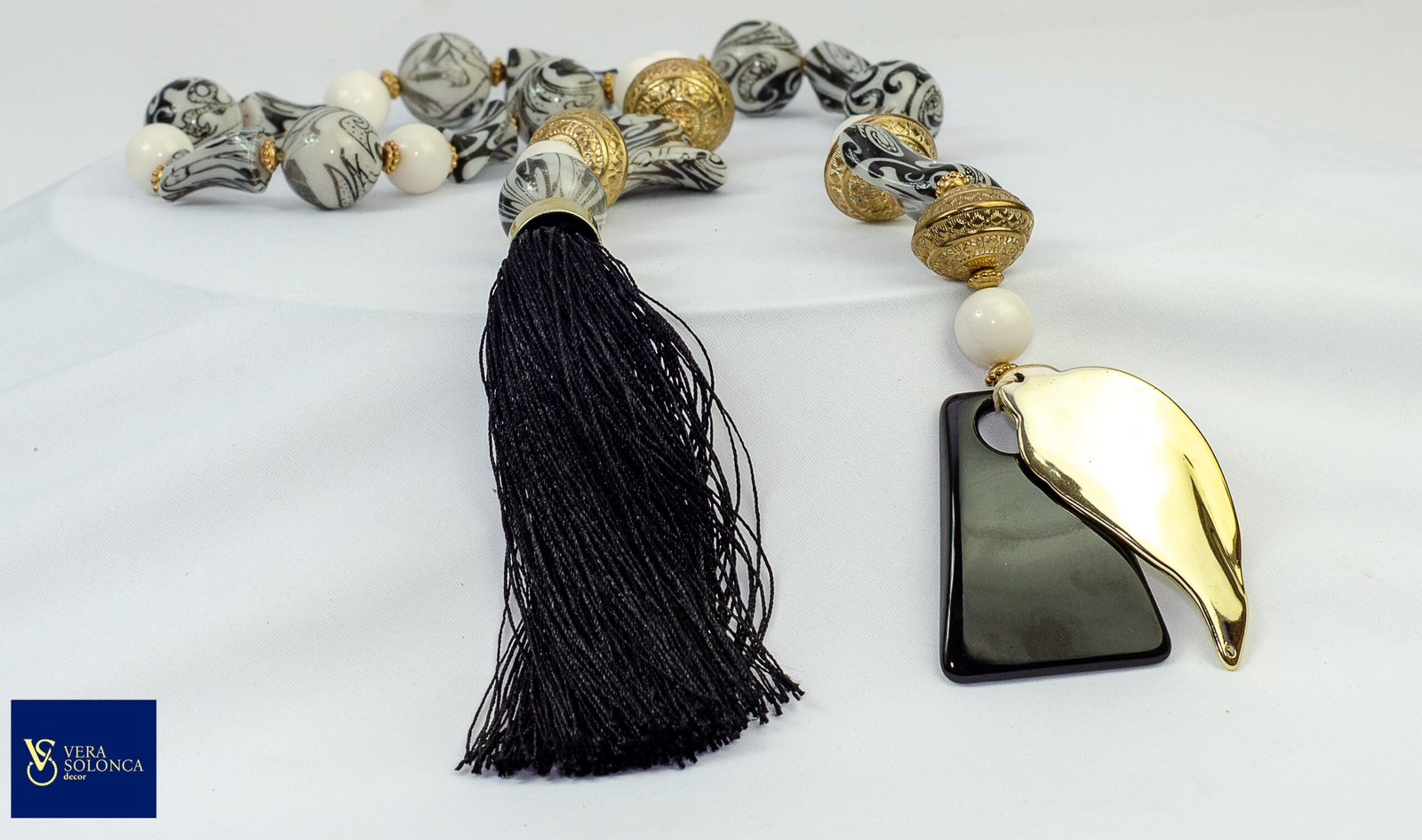 Colar de mesa Arabesco aberto preto e branco - Image 2